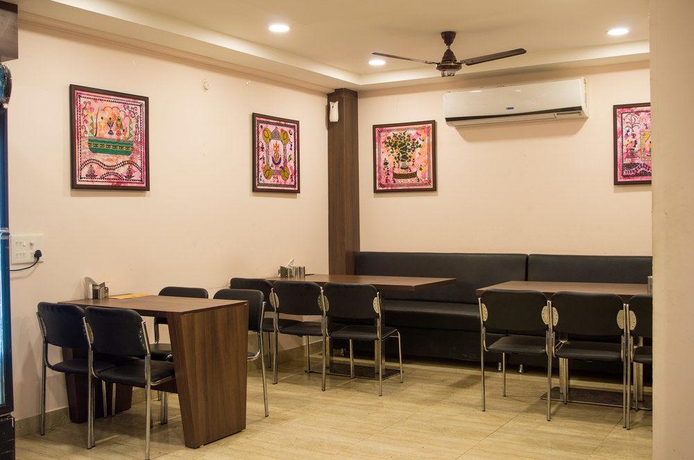 Oyo Rooms Sargam Cinemas Bhopal Exterior photo